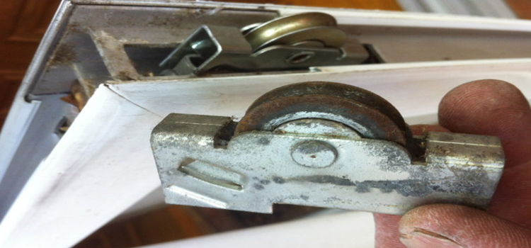 screen door roller repair in Mentone